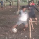 Tidak Memiliki Lapangan Sepakbola, ini Dilakukan Warga Mekkata
