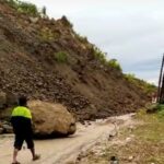 Longsor lagi, Jalan Poros Majene -Mamuju Putus Total