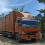 Dinas Kehutanan Sulbar Tangkap 2 Container Kayu Ilegal