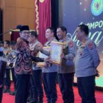 Kapolda Sulsel Menerima Penghargaan Kompolnas Award 2022