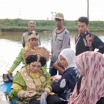 Banjir, Pengantin di Barru Diangkut Perahu Karet