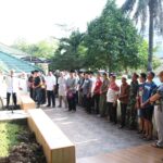 Danrem 044/Gapo Serahkan 12 Ekor Sapi Kurban