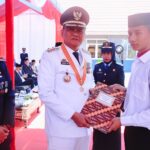 Suardi Saleh Serahkan 171 Remisi Narapidana di Rutan Barru
