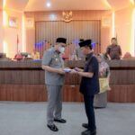 Pemkab Barru Serahkan Rancangan Perubahan KUA dan PPAS APBD 2024