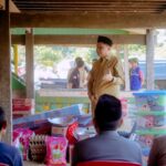 Pasca Kebakaran, Bupati Barru Serahkan Bantuan Untuk Korban