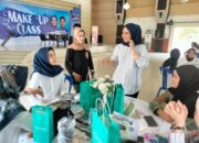 Tim Relawan Gen Z U-22 Dokter Ulfah-MHG Gelar Make Up Class