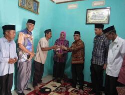 Bupati Majene dan Wabup Kunjungi Kediaman  Petugas Kebersihan  Korban Kecelakaan Lalin