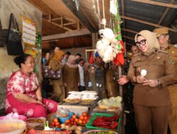 Pantau Harga Kebutuhan Pokok di Pasar Mattirowalie