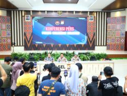 Polda Sulsel Gelar Konferensi Pers Terkait Kasus Penipuan Online, 40 Terduga Pelaku Diserahkan oleh Kodam XIV Hasanuddin