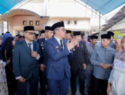 Wabup Lepas Jenazah Sekwan DPRD