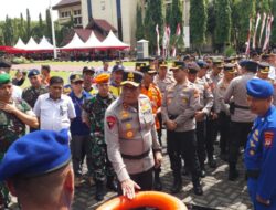 Kapolda Sulsel Pimpin Apel Gelar Pasukan Kesiapsiagaan Bencana Alam dan Pengecekan Peralatan SAR