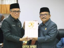 Sekda Bantaeng serahkan Ranperda dan Rancangan KUA-PPAS Tahun Anggaran 2026 ke DPRD