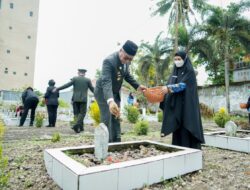 Peringati Hari Pahlawan, Wabup Ziarah ke TMP