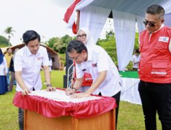 ​Pengurus PMI Tingkat Kecamatan Dilantik Dilapangan Monumen Paccekke