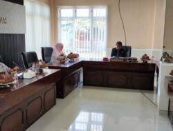 Pimpin Sidang Paripurna, Ketua DPRD Barru Serahkan Dua Ranperda ke Bupati Andi Ina