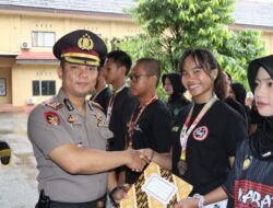Kapolres Maros Terima Piala  Kejuaraan Karate Walikota Makassar Cup dan Dispora Sulsel