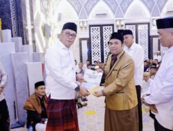 Wabup Kukuhkan Pengurus Masjid Baiturrahman H. Lawe