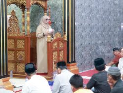 Andi Ina Safari Ramadhan di Desa Kupa, Serahkan Bantuan