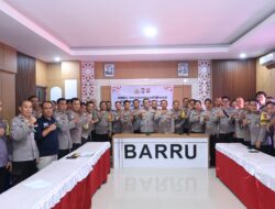 Polres Barru Gelar Anev Bhabinkamtibmas dan Pelatihan Polisi Penolong Masyarakat
