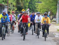 Manfaatkan Momentum CDF, Andi Ina Naik Sepeda Keliling Kota Barru