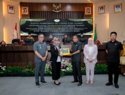 Pemkab Barru Serahkan Ranperda APBD 2025, DPRD Dorong Peningkatan PAD dan Investasi