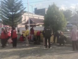 Gotong Royong Warnai Rabu Bersih di Soppeng Riaja, Camat Ajak Jadikan Kebersihan sebagai Budaya