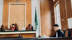 Advokat, Klien, dan Aparat: Potret Realitas Bantuan Hukum yang Jarang Dibicarakan