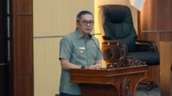 Wabup Barru Serahkan KUA-PPAS 2027, Dorong APBD Lebih Produktif dan Berdampak