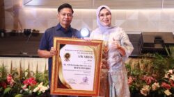 Bupati Barru Raih PWI Award Tahun 2026
